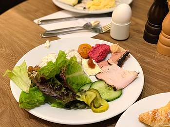 Home Hotel Odin frukost breakfast