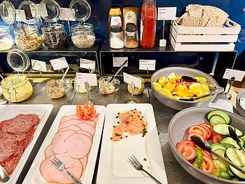 Peacock Palm Tree Hotel Trelleborg frukost