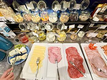 Peacock Palm Tree Hotel Trelleborg frukost