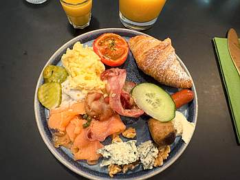 Peacock Palm Tree Hotel Trelleborg frukost