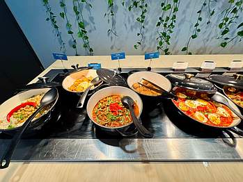 Laziza Hyllie brunch