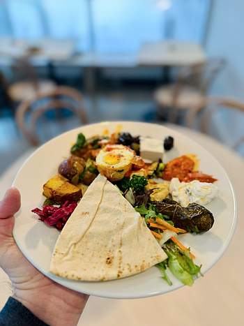 Laziza Hyllie brunch