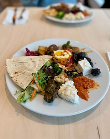 Laziza Hyllie brunch