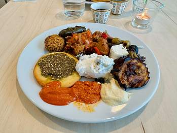 Laziza Hyllie brunch